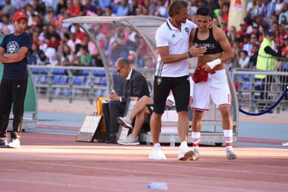 _bourar's tweet image. حشومة اصحبي واحد تيلعب غير احتياط و تيطبق تعليمات المدرب عيرتوه حتى بكا و واحد رون المنتخب و مشا فحالو بديتو تلحسو ليه ...🖕