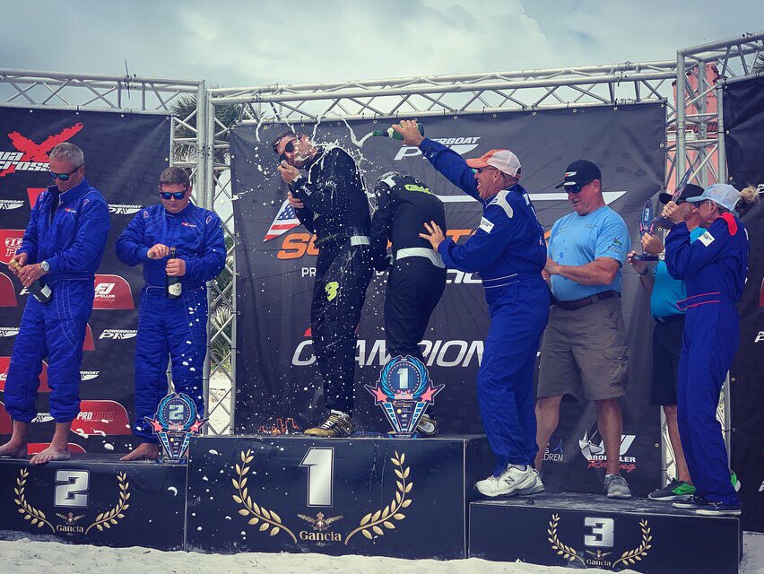 Podium time!! HUGE Well done to @missgeicoracing #p1daisy #racingcoleman 🏆🇺🇸
🥇st Overall here in #vspc 👏🏻
What a weekend it has been! @3daughtersbrewing @thedoncesarhotel 
See you all again in #Sarasota 🌴🇺🇸 #Racer #Trophy  #motorsport #Checkeredflag #superstock #boatracing