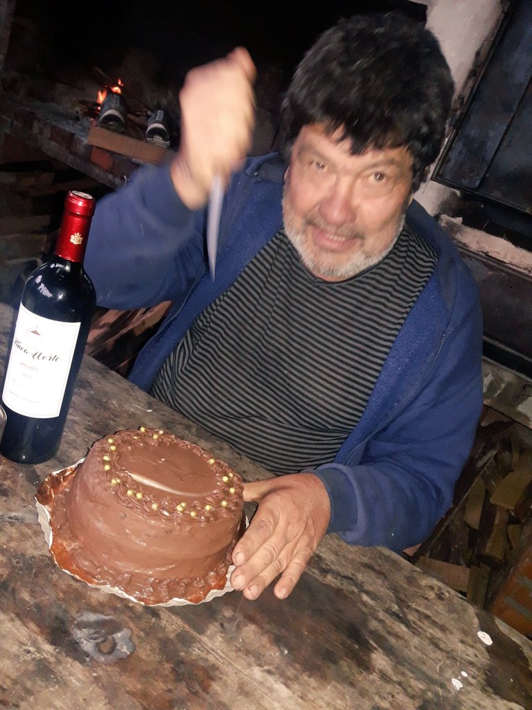 NatInv30's tweet image. Q mi viejo nunca pierda ese espíritu; esa alegria y sabiduría aunq los años y los golpes lo hagan flaquear ...
Nunca me faltes xq sos siempre mi reparo ...
Te amo ... mi viejo rezongon...