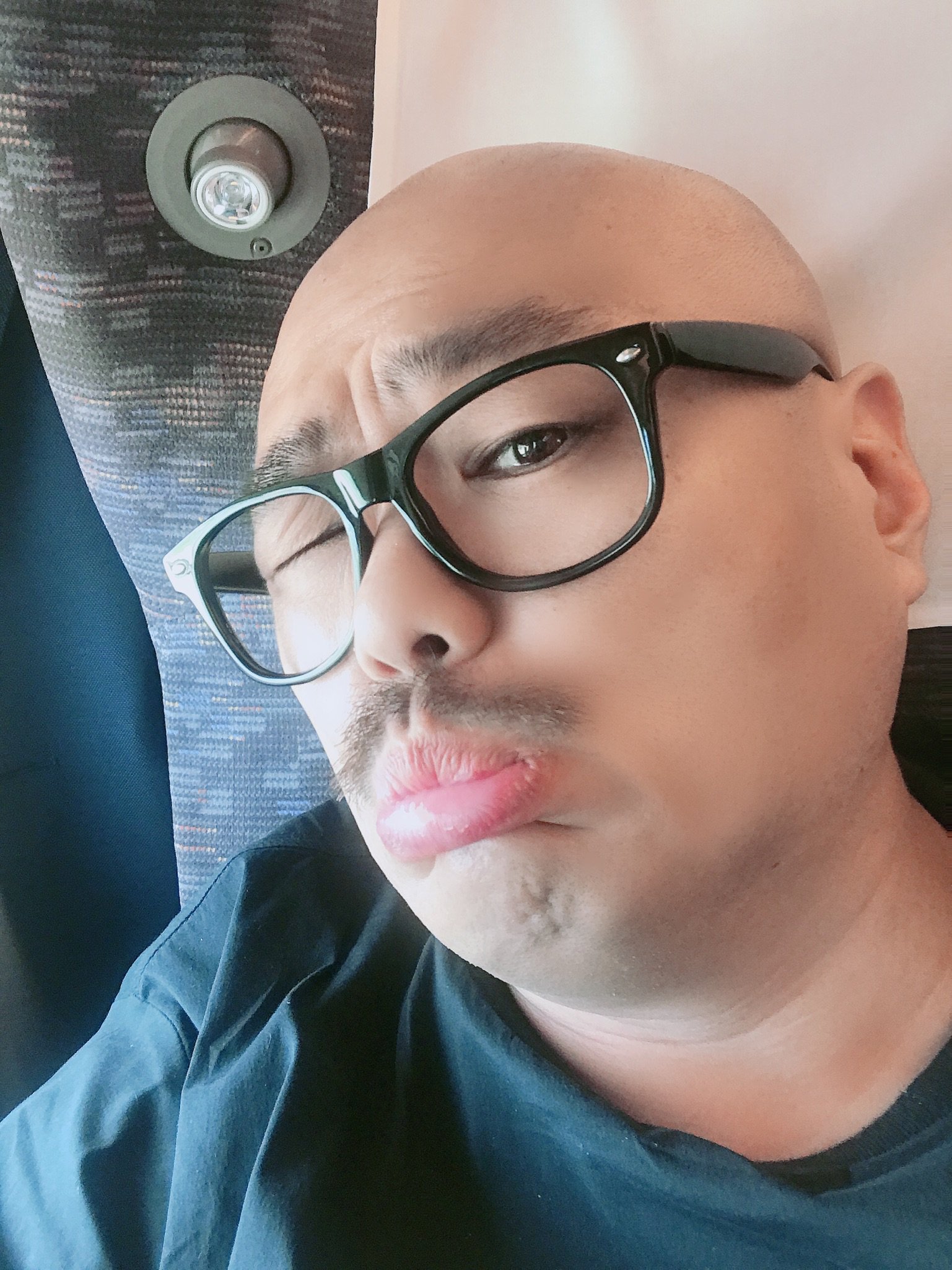 安田大サーカス クロちゃん うーん マンダム T Co 0t7q9tuau8 Twitter