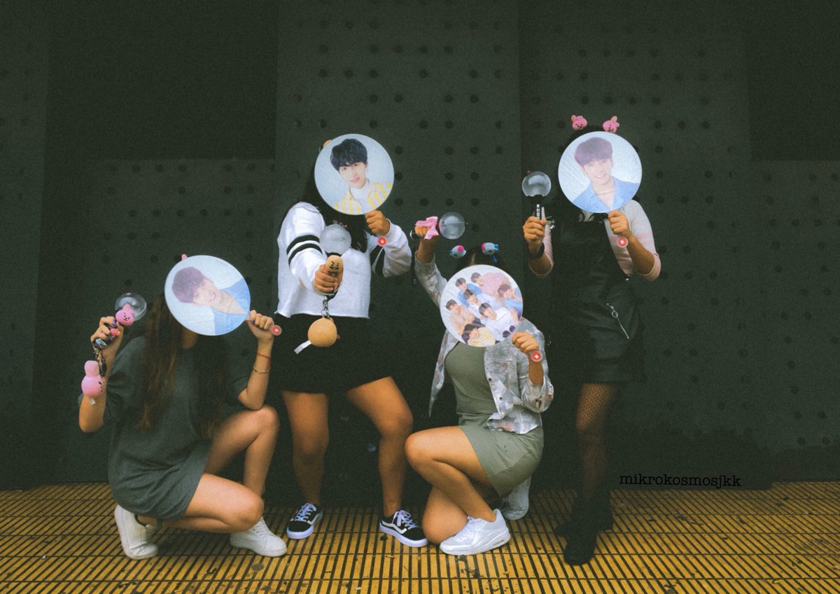 mikrokosmosjkk's tweet image. THE GANG “ Las farsantes”
Mis xiquis las amo muchoo siempre compartiendo los mejores momentos  army 💜💜💜✨
#6YearsAndForeverWithBTS #6YearsWithOurHomeBTS #6YearsWithBTS #ARMY