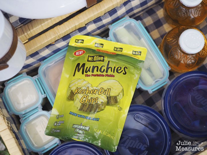 juliemeasure's tweet photo. Heading to the park for a picnic? Follow these tips for the perfect picnic basket! --> https://t.co/qfzkjrZSfl #AnytimeIsPickleTime #ad https://t.co/5JgUv25gfK