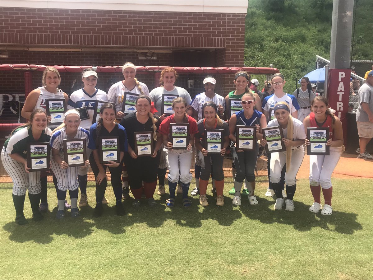 lcasoftball's tweet photo. Shoutout to @EliseShewmaker.She played in her last gm representing LCA Softball this weekend at East West Allstars. Her East Sr coaches selected her for the Mark O’Brien Spirit of Competition(Demonstrating passion, competitive spirit,sportsmanship, and character).@LCAathletics https://t.co/GlT3IyIYLY