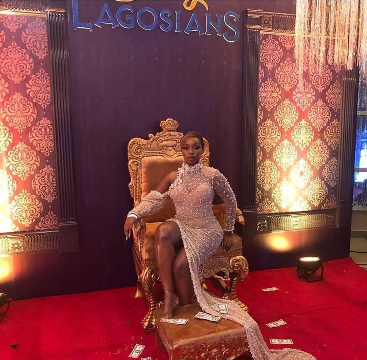 usmanfodio221's tweet photo. Queen B. all these are just warm up exercises! Cannes is calling, New York Fashion Week is Waiting, London fashion week on the list too. Vogue, Instyle, Essence, Cosmopolitan.The list is Looooooong!!! The #BamFactor is Global. In Queen Bam we trust
๐ธ๐ฟ๐ โ๏ธ๐
๐ฟโโ๏ธ https://t.co/YdyffMIlkT