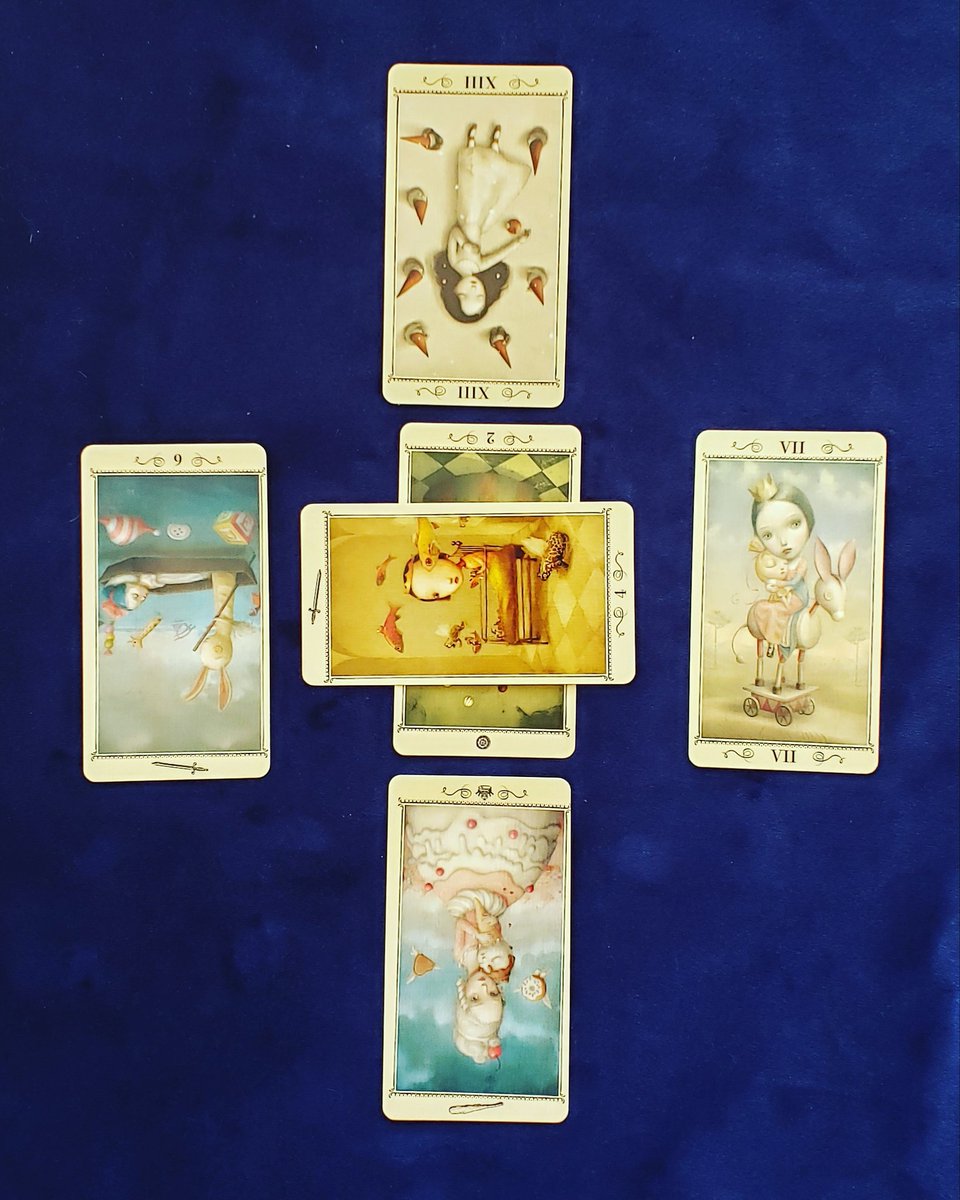 everydayomens's tweet photo. Take no baggage forward, only the well earned tools to create a better life. Releasing the old reveals new roads.  Have the courage to change direction and not look back. #tarot #tarotreading #divination https://t.co/UgzDAQKtvA
