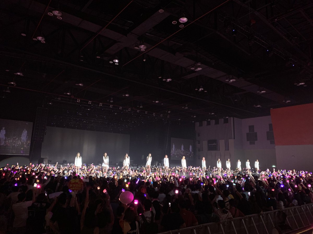 itozoneu's tweet photo. [#OMYIZ] IZ*ONE 1ST CONCERT <EYES ON ME> in BANGKOK❣ 아이즈원 아시아 투어의 멋진 시작을 함께해주신 위즈원 여러분 감사합니다💓 가까이서 만날 수 있어 즐거웠던 시간이었어요🥰❤
@721KMJ @110CY https://t.co/yuiEbISSzV