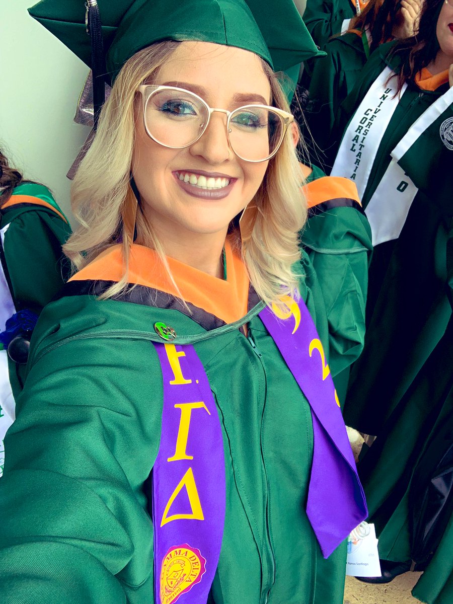 JJayliz's tweet photo. Proud of myself. #GradRum106 #BSN #GraduatedNurse https://t.co/KaVZLMZZks