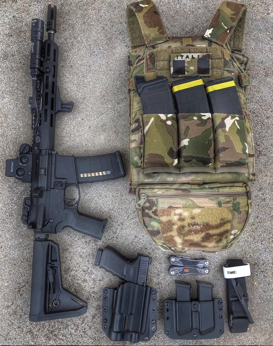 BravoHolsters's tweet photo. Only what is necessary for today.
🇮🇹
.
Repost from @_winters206771
#colt #eotech #surefire #bcm #gingerstacticalgear #eagleindustries #bravoconcealment #glock #gerber #cat #tourniquet #mmac #apatch #pmag https://t.co/lgJuyO5U2N