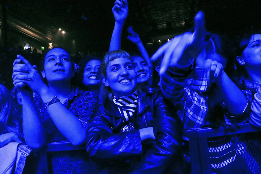 revistalooprock's tweet photo. @MarilinaBrtoldi rompiendola toda en el Teatro Flores 🔥💐

📸Ph @aguslunacastro 
Periodista @orianafboza 

#marilinabertoldi #rock #teatro #flores #girlpower https://t.co/rx4M1ILwoi