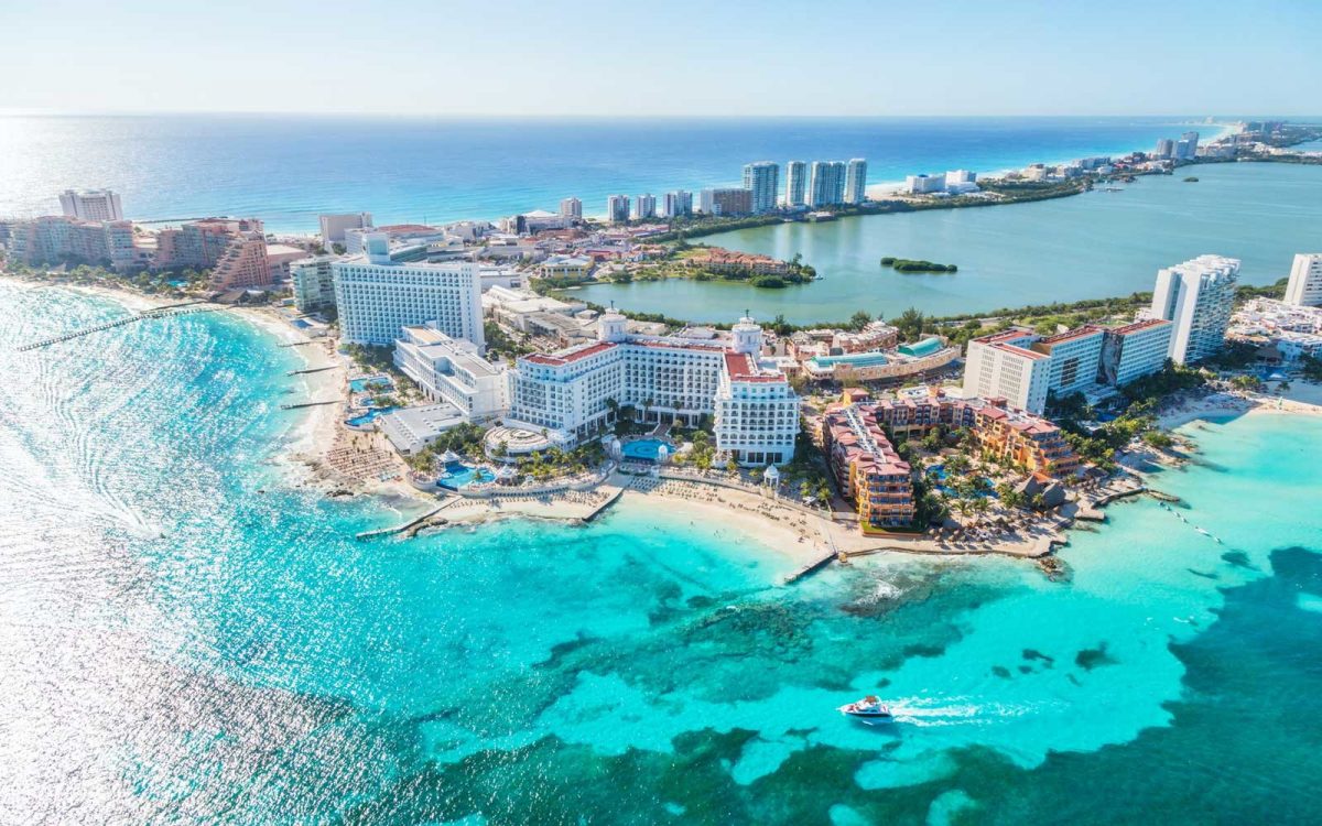 CancunShuttle's tweet photo. According to the @ARCtalk, #Cancun is the top #summer destination for travellers from the #USA for the fourth consecutive year. 

Según información de @ARCtalk, #Cancun es el destino favorito de los viajeros de #EstadosUnidos por 4to año consecutivo. https://t.co/8V9PMGFNKs
