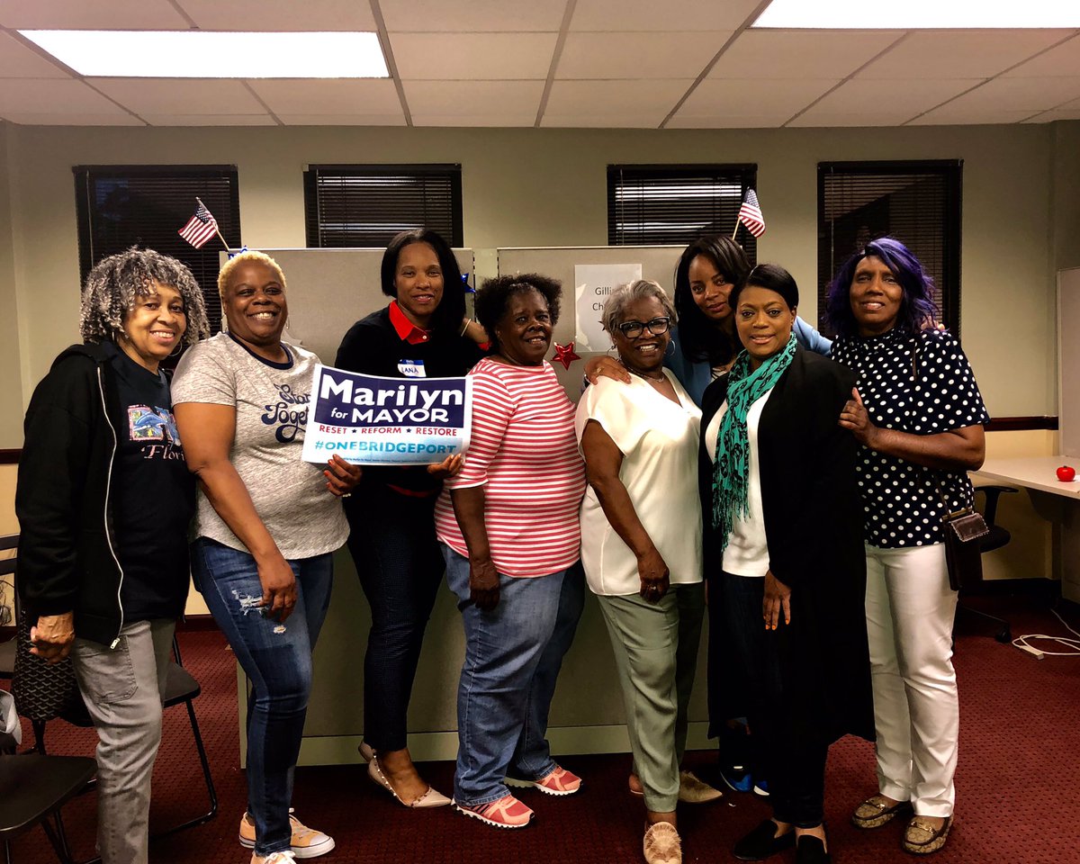 MMayor2019's tweet photo. Members of Marilyn’s family showing their support at campaign headquarters.
#marilynformayor #resetreformrestore #onebridgeport #family❤️ #womenwillsavetheworld #standwithblackwomen #thefutureisfemale #believeinbridgeport #thisisourcity https://t.co/QnXZQiiZFn