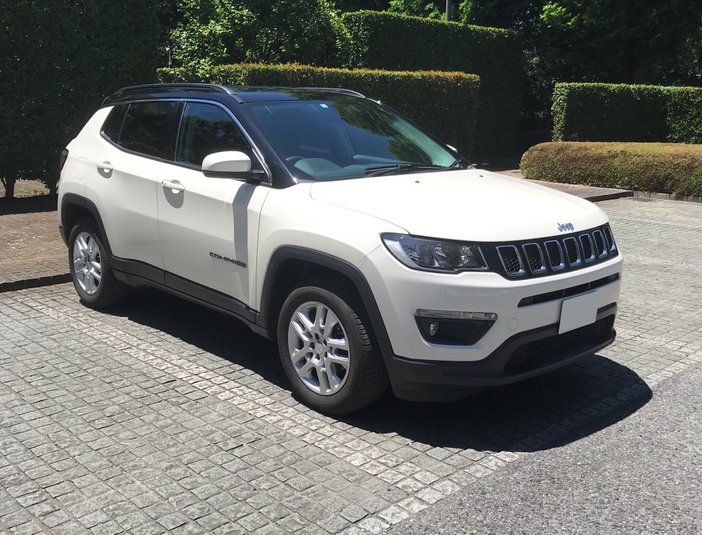 しのぶ 代車だけど 凄く乗りやすい 加速もスムーズで 運転しやすい Jeep Compass 白 黒ツートンカラー Jeep ジープ ジープcompass Chrysler 乗りやすい車 コンパス ツートンカラー T Co 7wcbk3l1o5 Twitter