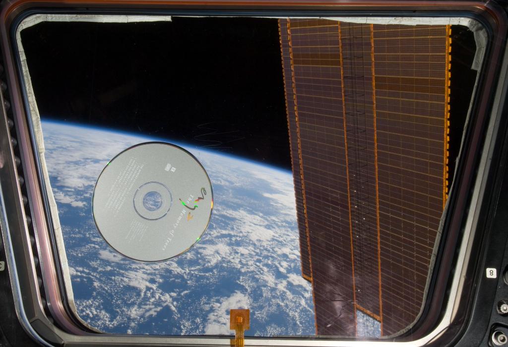 NASA's tweet image. Music: don’t leave home without it, even if you’re traveling to another world! As we prepare to send @NASA_Astronauts to the Moon, we want to know which songs we should include in our #NASAMoonTunes playlist. Here’s how you can submit your favorites: go.nasa.gov/2WMTkvp