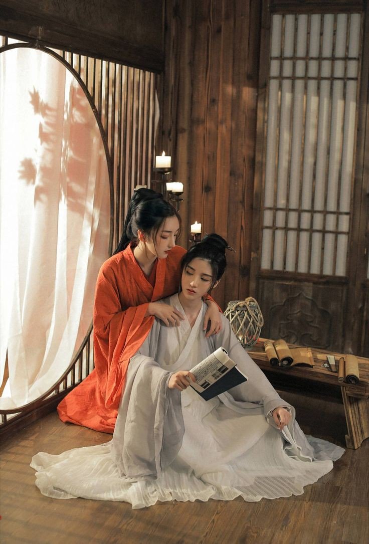 54. Lei / Girls of Paper and Fire  @girlinthelens