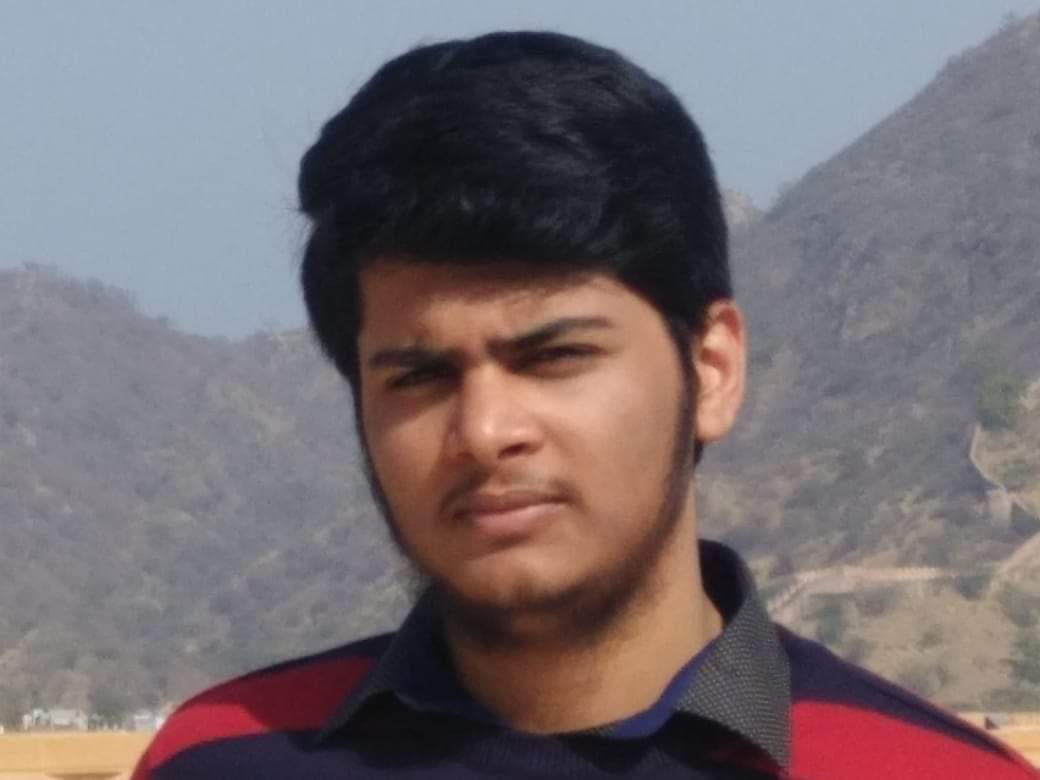 ChapraZila's tweet image. मांझी प्रखंड क्षेत्र के धूमन गिरी मठिया निवासी व व्यवसाई भगवती गिरी के इकलौते पुत्र कुमार ऋषभ ने प्रथम प्रयास में ही आईआई टी जेईई एडवांस की परीक्षा पास कर गांव एवं समाज का मान बढ़ाया है। 

Read Full Here👇
facebook.com/16552815771876…

#Chapra #jeeadvanced2019 #Bihar #सारण #छपरा