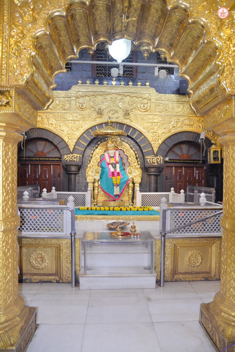 SSSTShirdi's tweet photo. !!  ॐ नमः शिवाय !!
श्री साईबाबा समाधी मंदिर,शिर्डी
     सोमवार दि १७ जून २०१९          🌷शिर्डी माझे पंढरपूर आरती 🌷 https://t.co/XgDhvpYUEZ