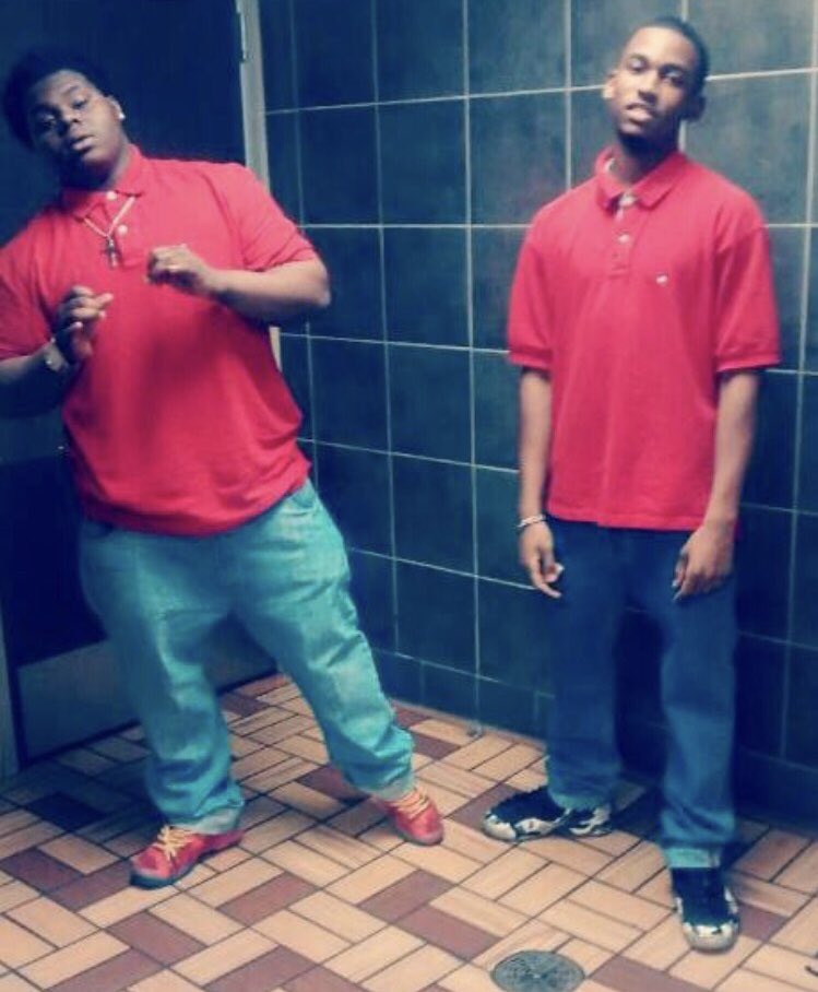 _DoubleA_1's tweet photo. Damn Indianapolis is full of Hating niggas, who don’t want to see anything good happen to the next man. Nigga having a baby girl now she growing up without her father. RIP My brother 🙏🏾🦍. #LongliveDRE https://t.co/SBgXNhsx1E