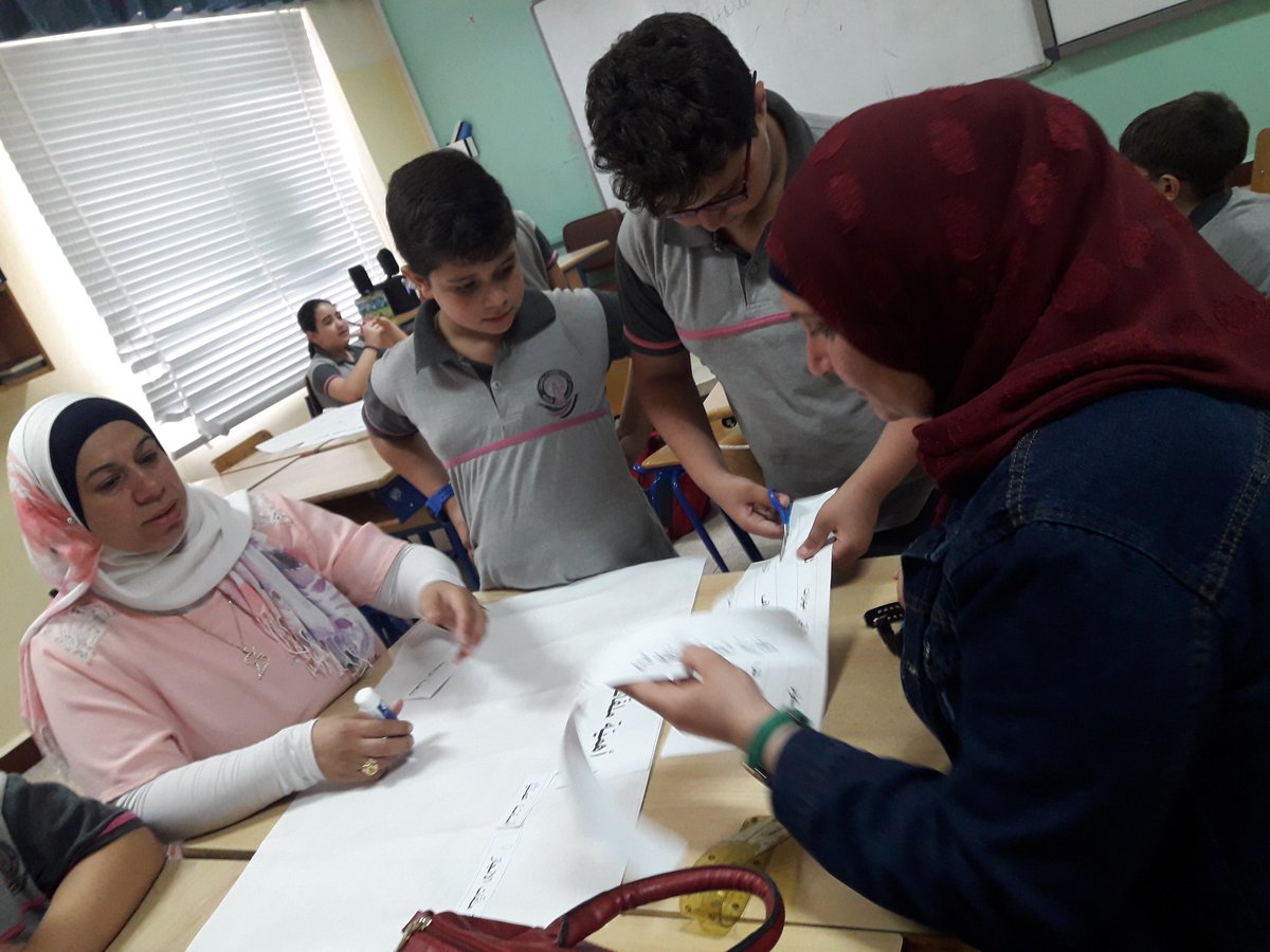 AtiehSamah's tweet photo. It's time to show the parents their childern's achievements in this fruitful year# portfolio day @MakAishaSchool https://t.co/Gx2B0z9vJt