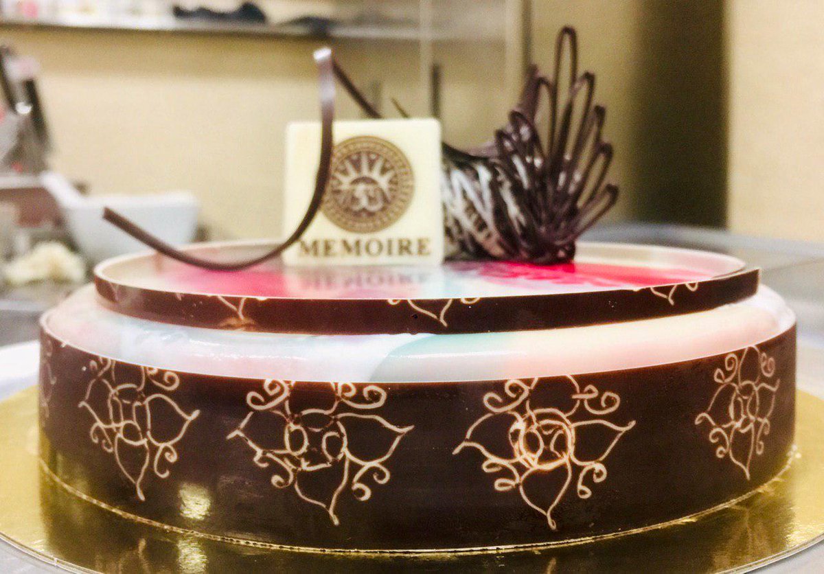 MemoireBakery's tweet photo. Louvre Black and White is attentively created for your birthday or any event celebration with beautiful, stylish creations from our master chef.

👉Remark: Daily 🎁50% OFF from 6pm until 10pm on all cake!
(855) 69 201 888 / 69 261 888
E-mail: fbc@memoirepalace.com https://t.co/lQl7scvC6o