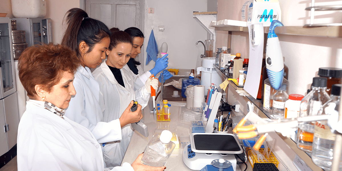 Eisai_SDGs's tweet image. #InstrumentalAccess provides lab equipment to researchers and scientists in the developing world to tackle #globalhealth issues. As a @SeedingLabs partner, we have been providing surplus scientific equipment since 2015. Learn more: seedinglabs.org/2016/03/seedin…