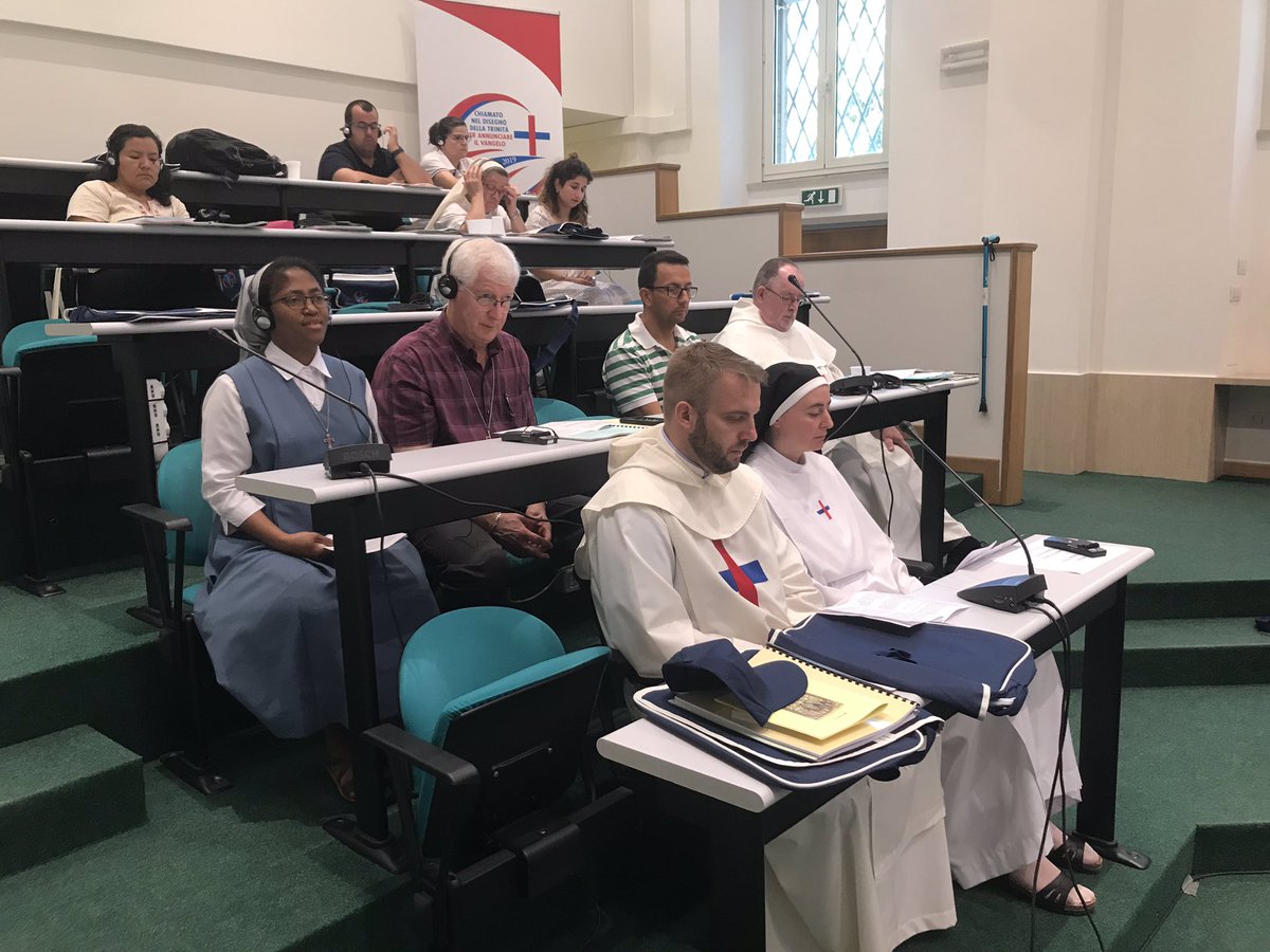 pedrojhuerta's tweet photo. Día 9 Capítulo general: comenzamos a diseñar la programación del sexenio centrados en la pastoral juvenil y vocacional. Se incorporan religiosas y laicos de la Familia trinitaria porque caminamos juntos @capgenosst19 @pvtrinitarios @trinijoven @trinitariosESP https://t.co/AQcO2k0GLW
