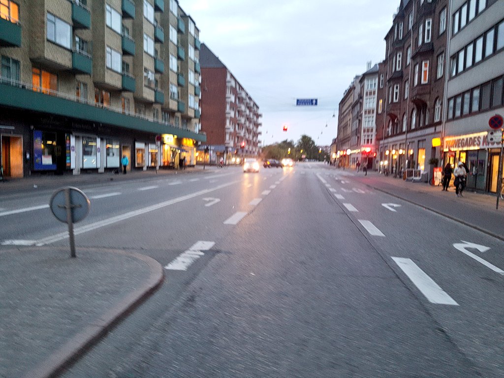 cumurux's tweet photo. @Poliauwei @LadaNiva Ja! Und @SenUVKBerlin darf gerne noch eine weitere Zutat beimischen:
Parkplatzfreie Hauptstraßen.

Ist in Kopenhagen Standard. #Einstiegsdroge #ParkplätzeWeg  #autofrei https://t.co/RElbpxvhvI