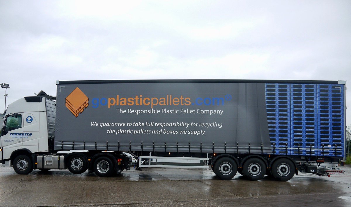 dekersolutions's tweet image. @dekersolutions deliver new Deker ENXL ClearDek Straightframe trailer to @tomsetts. Many thanks for the business. Thanks to @sign_tek for supporting @tomsetts customer with another great livery. #Dekersolutions #SignTek