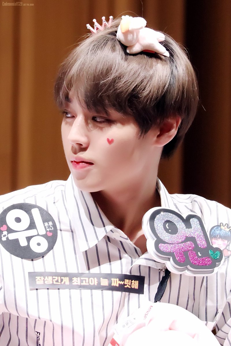 Eudemonia0529's tweet photo. 180617 목동팬사 👑🐰 #박지훈 #PARKJIHOON https://t.co/1v4X1rp2dl