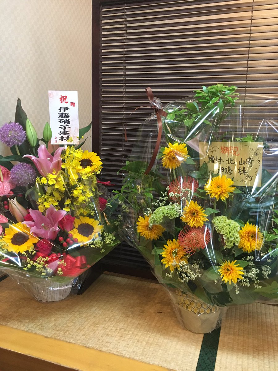 yamahide44's tweet photo. 本日のお昼にオープンしました！
夜の部は本来１８時オープンですが、準備が早く出来そうなので、１７時半に開店します！

#鶏そばなる川 #鶏そば #泡系 #ラーメン #四日市 https://t.co/Mvfw7DazFa