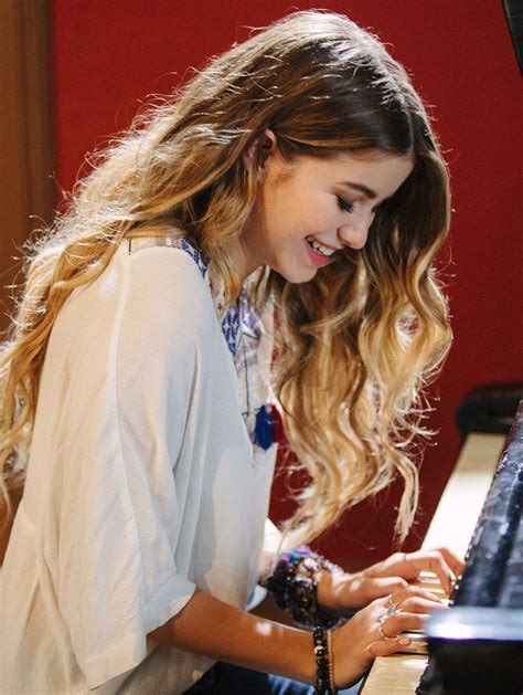 sofiareyesfcao's tweet photo. Buenas noches socrew lindo❤️ #PREMIOSMTVMIAW
#MTVLACHINGONREYES #MTVLASHIPRIP https://t.co/9Z63J4MKTX