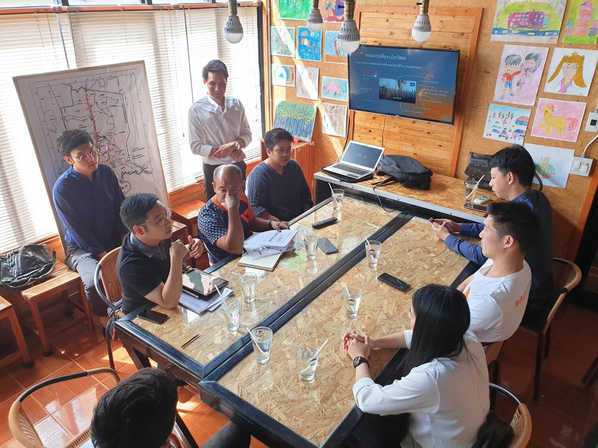 Thanathorn_FWP's tweet photo. วันนี้ผมและ #ทีมอนาคตใหม่ เดินทางมาที่จังหวัดเลยเพื่อรับฟังปัญหาท้องถิ่นจากทีมงานคนรุ่นใหม่ของจังหวัด https://t.co/Qe0KnEsjfD