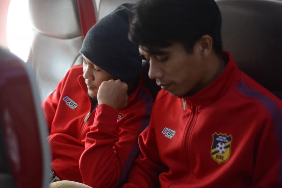 batuduafc's tweet photo. Pemain dan pegawai Batu Dua FC bertolak balik ke Kuala Lumpur dengan menaiki pesawat Malindo Air.

Doakan perjalanan kami agar selamat sampai.

#B2FCMytr8des
#Bring2wardsForChampions
#SayNoToPlayOff
#Andaadakamiada https://t.co/6jakbbA9fK