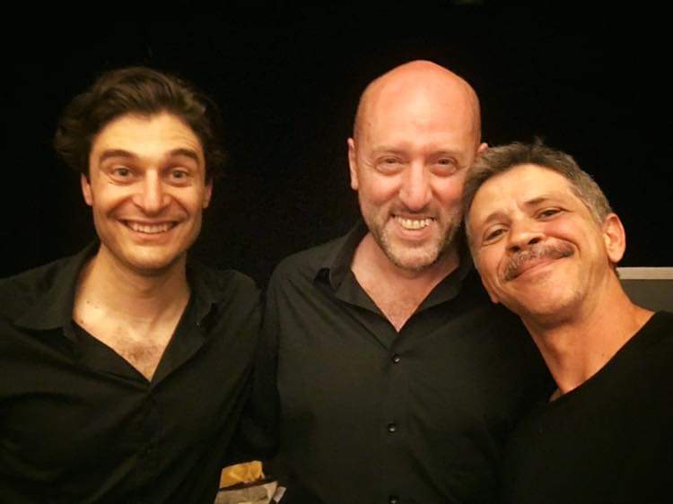 LinoGuanciale's tweet photo. Tre cuori e una capanna... https://t.co/WIfaOREc4L