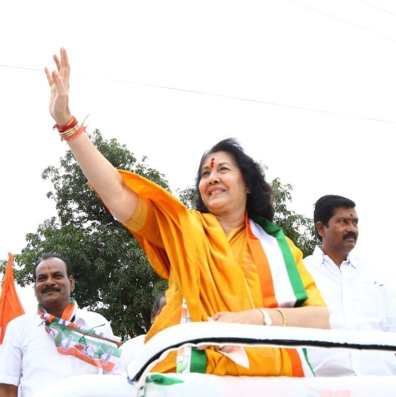 drjgeetareddy's tweet photo. I humbly thank the electorate of Zaheerabad for giving us a lead of close to 25,000 votes in the MP election, 35/67 MPTCs,  3/5 ZPTCs and 4/5 MPP

The tide is turning in favour of the INC. I also thank the leaders &amp; karyakartas for putting their heart and soul int the campaign https://t.co/DYa9wnoVMl