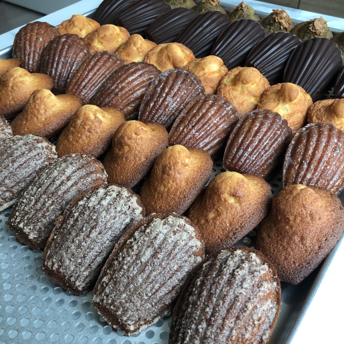 Chouxcaron's tweet photo. [RT] 한분을 뽑아 휘낭시에 5종 보내드려요! 

휘낭시에와 마들렌은 매번 조금씩 라인업이 바뀔 예정입니다! 

https://t.co/OL4gGwUbJb https://t.co/1j81FoKB0F