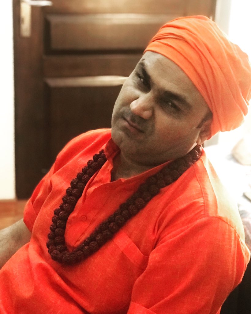 virendersehwag's tweet photo. When you hope to see a close #IndvsPak World Cup match but what you keep on getting is a one-sided contest! https://t.co/eWqXTwXSLq