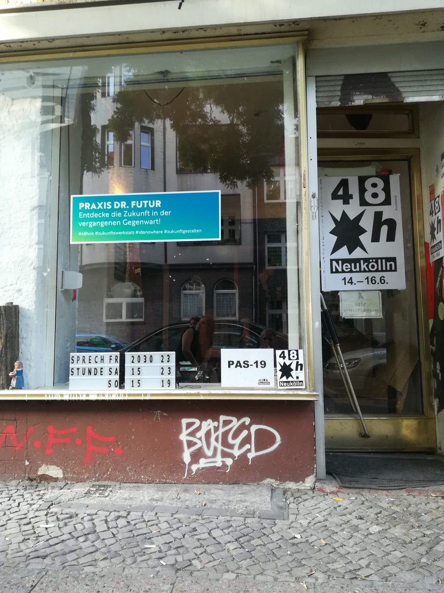 Praxis Dr. Futur ist leider seit gestern wieder geschlossen 😉: Danke für das Vertrauen und fast 200 dialogisch erarbeitete Zukünfte. Wir sehen uns spätestens 2059. @48hnk @projektthiel <a href="/museeon/">@museeon</a> #48hNK #neuerelevanz #Partizipation #ausstellen