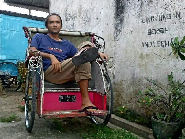 Aksesibilitas di pasar pasir gintung dan sekaligus juga menjadi daya tarik wisata pasar tradisional di Kota Bandar Lampung. 
Mau merasakan sensasi berpetualang di pasar yang ga lagi becek setelah pakde datang? 
#PesonaLampung #pesonamudik2019 #PesonaIndonesia