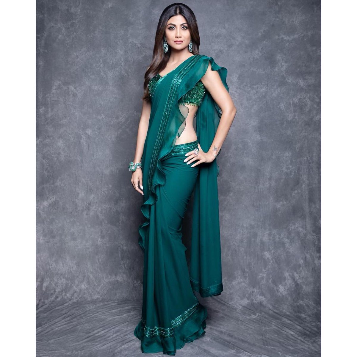 Shilpa Shetty Kundra in a gorgeous emerald green designer saree at the  Super Dancer set in Mumbai. (Image Source: Shilpa Shetty Kundra /  Instagram) #shilpashetty #shilpashettykundra #saree #designersaree  #emeraldgreensaree #superdancer ...