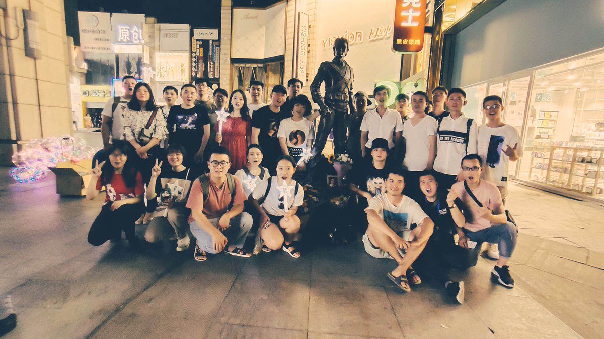 globaltimesnews's tweet photo. Chinese fans donated to build a new #MichaelJackson statue in Zhengzhou, Central China's Henan Province, to mark the 10th anniversary of the singer's death on June 25. @tajjackson3 #MJFam (Photo via @mkgenie) https://t.co/qCud0oFvtn
