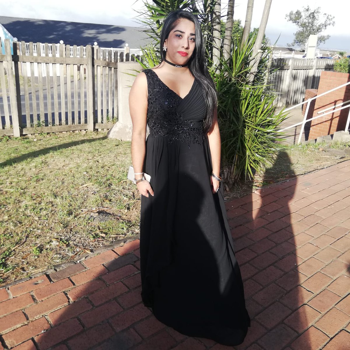 017Simone's tweet image. I really think that people underestimate the color Black. 🖤💙🔥💞❤