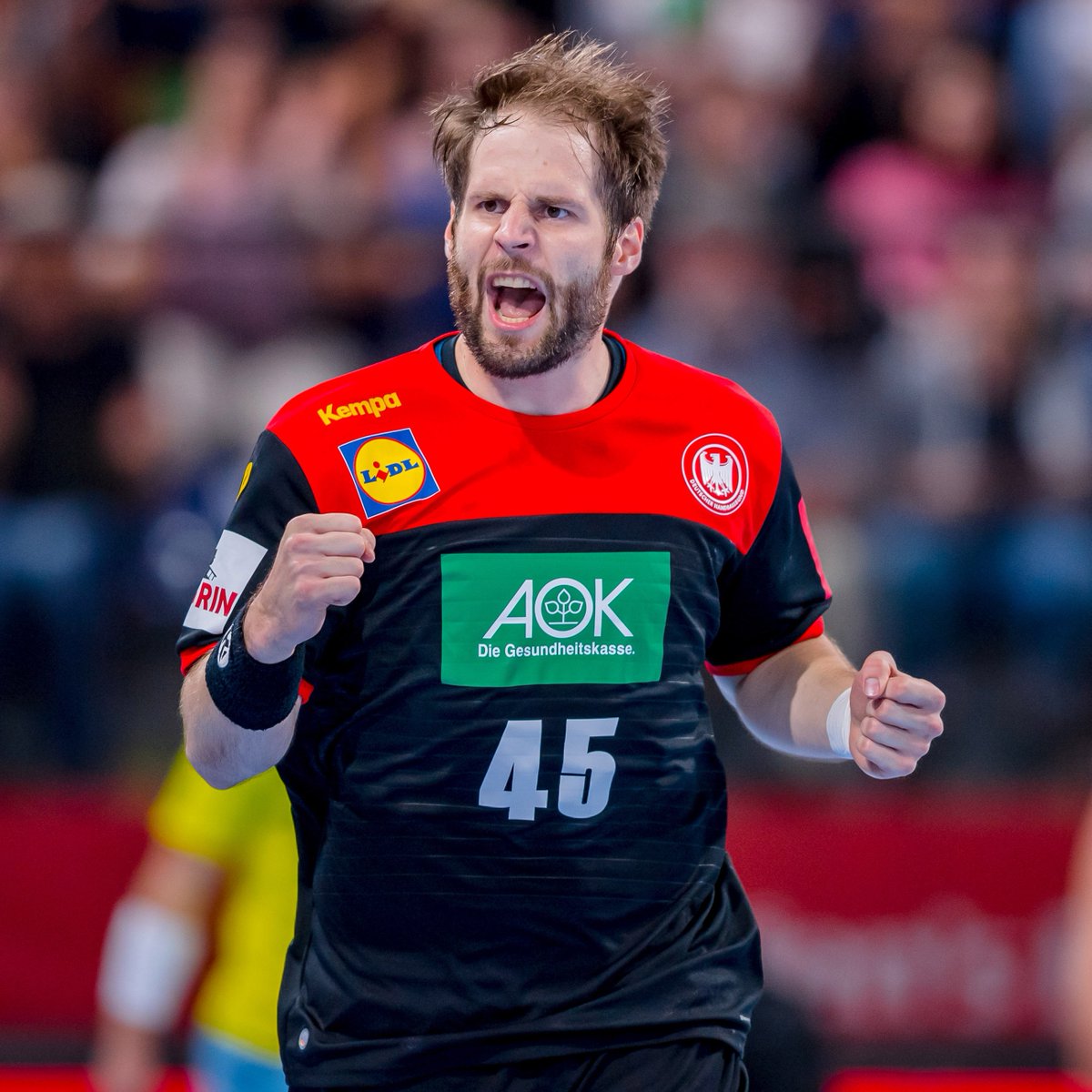 DHB_Teams's tweet photo. Ein stimmungsvoller Saisonabschluss in Nürnberg! Danke an Euch Fans für die fantastische Unterstützung! 👏🇩🇪 #GERKOS #aufgehtsDHB #Handball #ehfeuro2020 @EHFEURO (1/2) https://t.co/vKPjbzTu8y