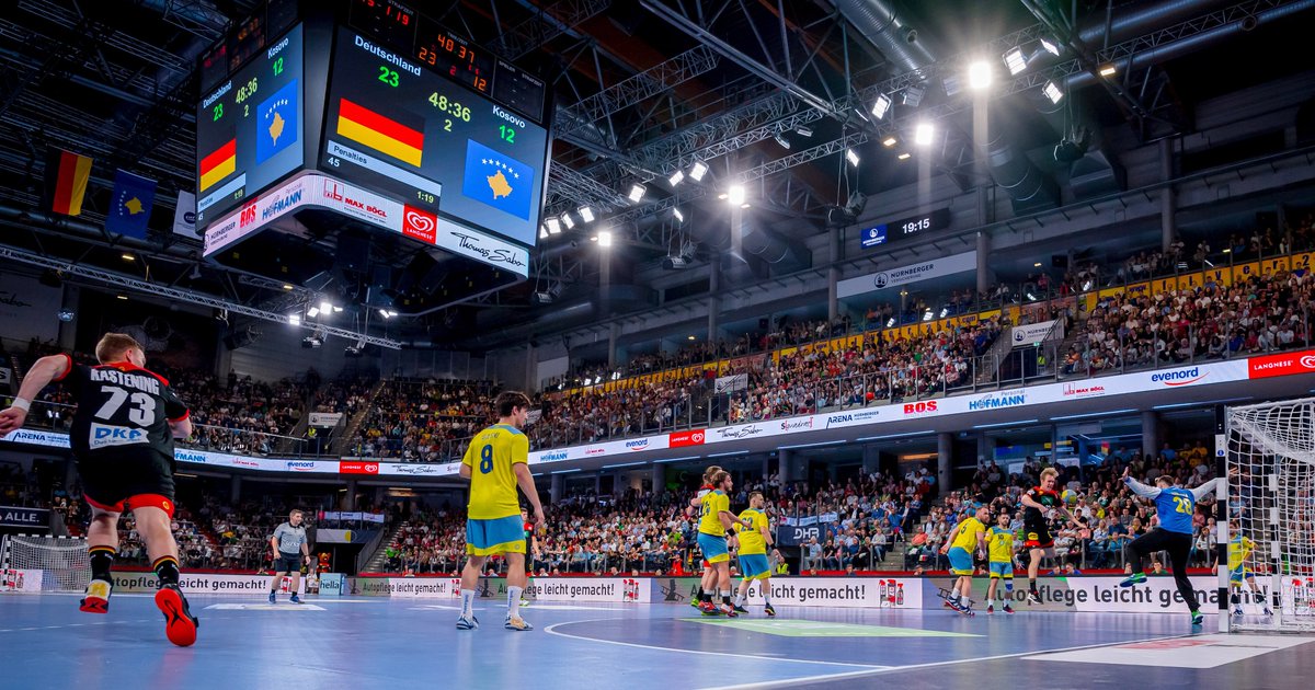 DHB_Teams's tweet photo. Ein stimmungsvoller Saisonabschluss in Nürnberg! Danke an Euch Fans für die fantastische Unterstützung! 👏🇩🇪 #GERKOS #aufgehtsDHB #Handball #ehfeuro2020 @EHFEURO (1/2) https://t.co/vKPjbzTu8y