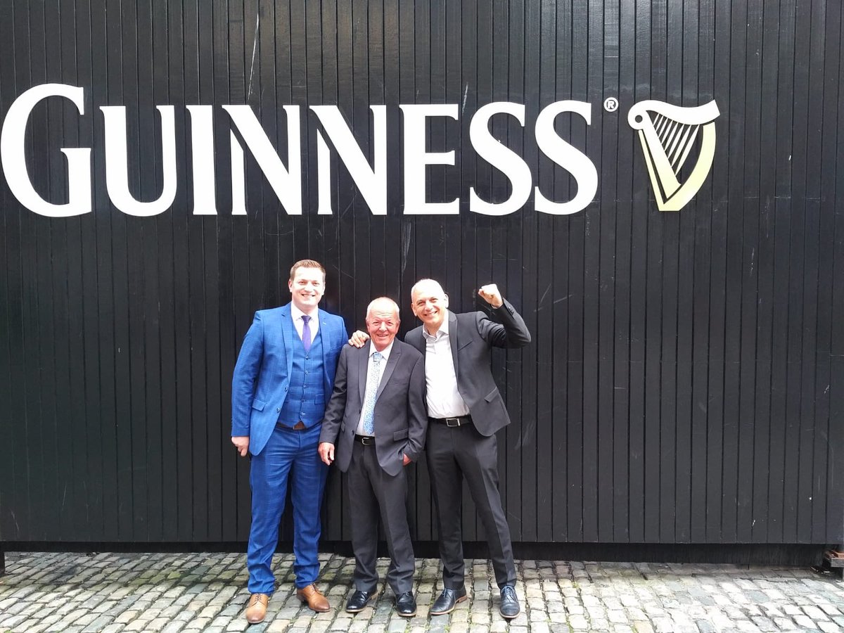 FMIHeadOffice's tweet photo. ANNOUNCEMENT!!!! 
Our amazing sales teams won 2 ‘Sales Champion Awards’ on Friday night🏆🏆. An incredible night, sharing the room with top quality sales organisations &amp; individuals. Huge thanks - we are so thriled! https://t.co/ggVRVHAUHJ