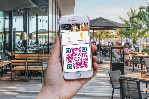 RegioinBedrijf's tweet photo. ‘Drie keer dezelfde gegevens invullen om in te checken bij een vakantiepark is niet meer van deze tijd’, aldus @LouisPouwels van @Luminis_eu. Daarom biedt zijn bedrijf technologische oplossingen om de #customerjourney naar een volgend niveau te brengen. https://t.co/PA4cAgI5LZ https://t.co/Msj8M85Lpt