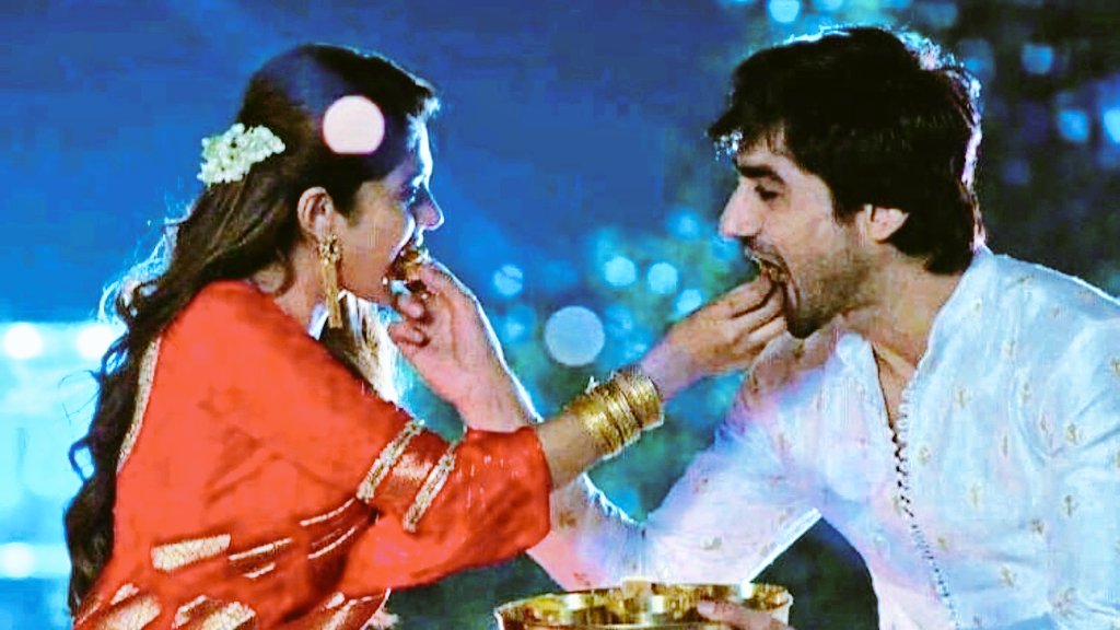 Promise Day 205: What hurts the most is that  #Bepannaah had so much potential & the chemistry  #JenShad portrayed as  #AdiYa was & forever will be unmatchable. I pray we get these two in a show as equally beautiful that utilizes their pairing fully.  Pls help us  @aniruddha_r sir.