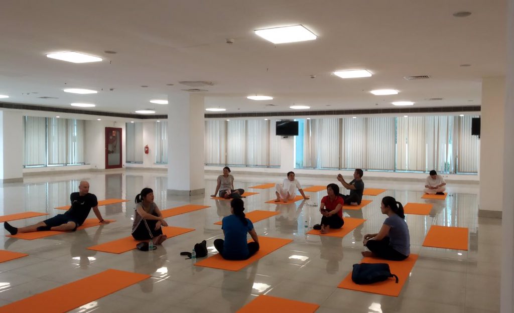iccr_hq's tweet photo. First day training session for foreign Ambassadors and members of diplomatic community resident in Delhi, organised by @MEAIndia and @ICCR_Delhi at Pravasi Bhartiya Kendra. Look forward to the main event on 21 June 2019. #LetsYoga #IDY2019 https://t.co/sExBUanIow
