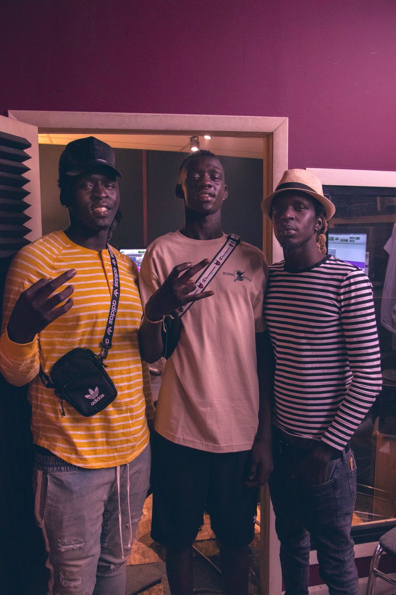 dwuol's tweet photo. Studio life 2 0 1 9 🎧🎹🎤 #RT #Like https://t.co/jD5tqt16Kg https://t.co/4zWbZOeBFo