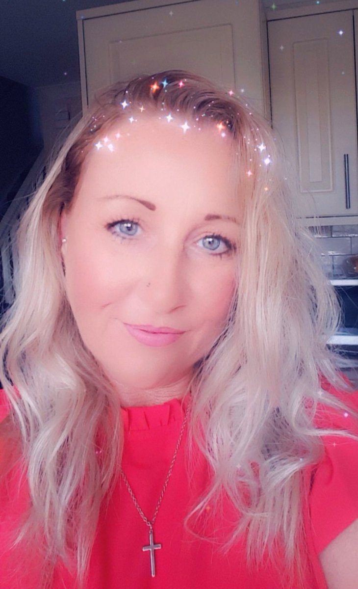 helendawn72's tweet photo. Makes a change from hiking &amp; running gear 😁 #selfie #me #snapchatfilter https://t.co/6dCebgcYy2