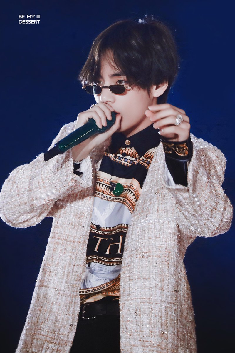 _SweetenerV's tweet photo. 190616 FM
#TAEHYUNG #뷔 #BTSV #V
#김태형 #태형 #방탄소년단뷔 @BTS_twt https://t.co/aU4aX2B8Jr
